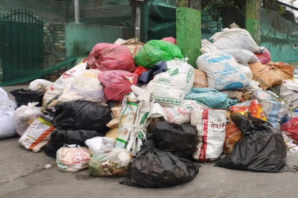 चुनावी नाराले नदेखेको पोखराको फोहोर